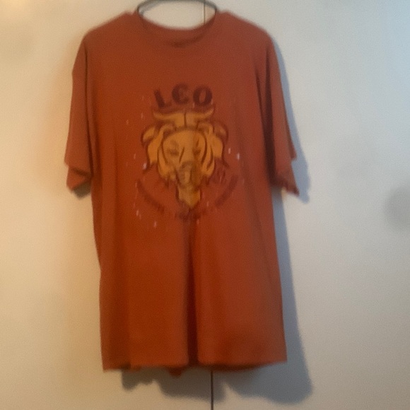 Fashion nova Leo vibes top - Picture 1 of 3